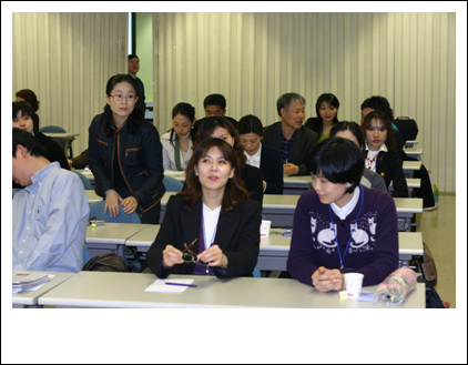 산업안전교육 세미나를 받고 있는 kova회원들 